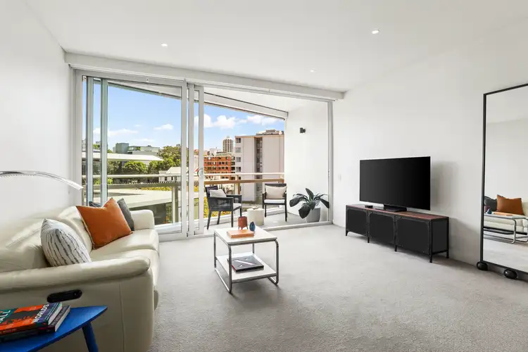 20 McLachlan Avenue