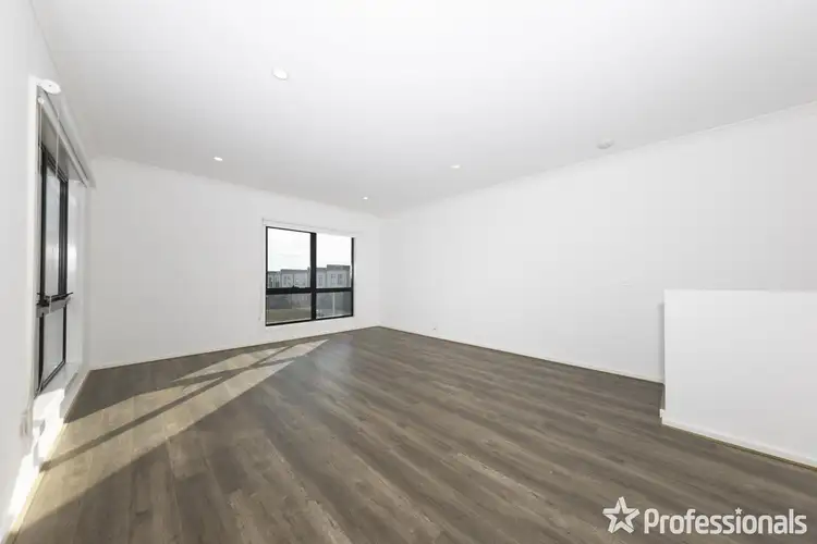 Fifth view of Homely house listing, 113 Fusion Cct, Cranbourne West VIC 3977