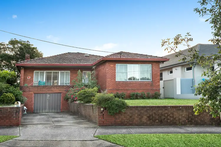 6 Roseland Avenue