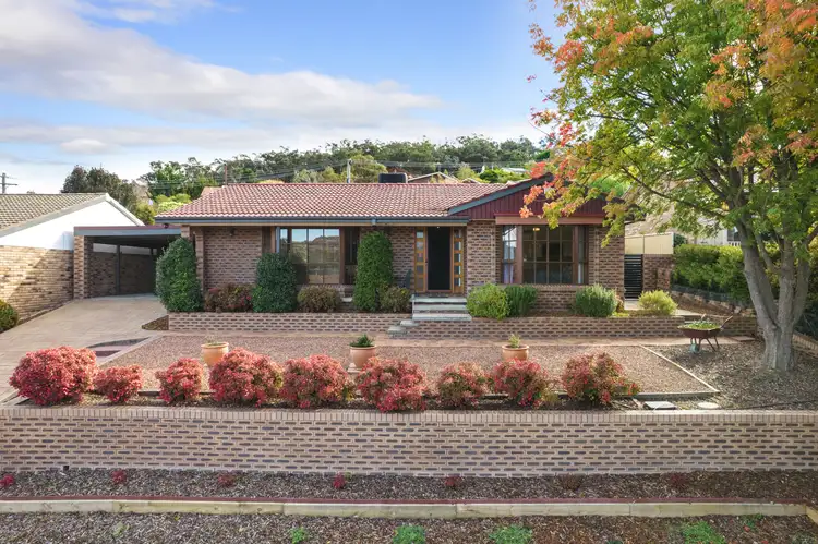 9 Max Henry Crescent, Macarthur ACT 2904