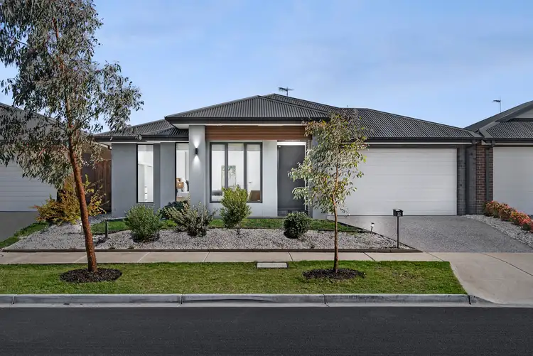 22 Nira Drive, Sunbury VIC 3429