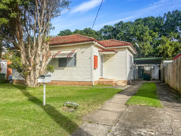 32 Carr Street, Towradgi NSW 2518
