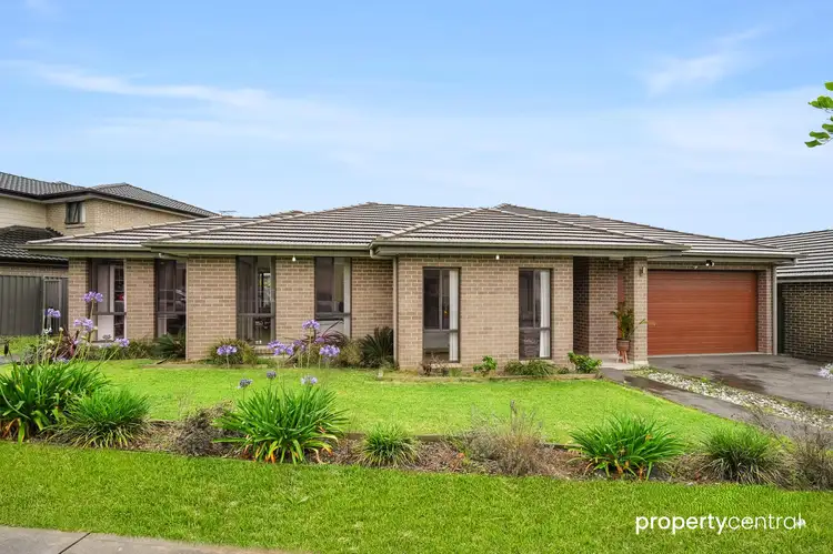 8 Scarlet Street, Jordan Springs NSW 2747
