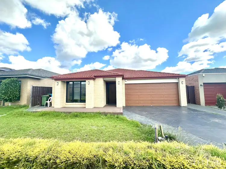 33 Pasadena Boulevard, Clyde VIC 3978