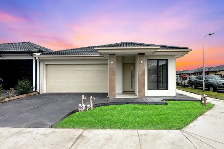 5 Amadeus Street, Clyde VIC 3978