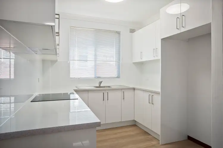 4/110-112 Gladstone Avenue, Coniston NSW 2500