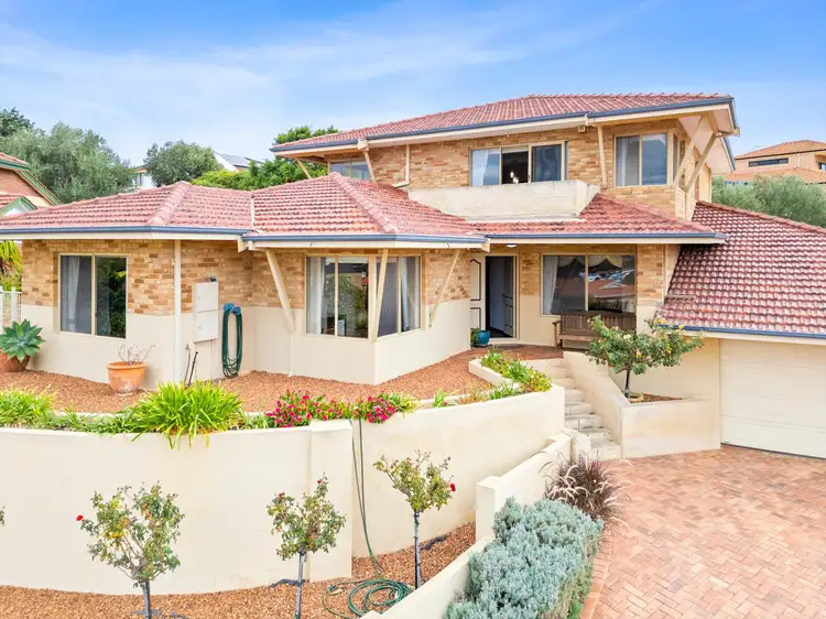 15 Rhodes Rise, Coogee WA 6166