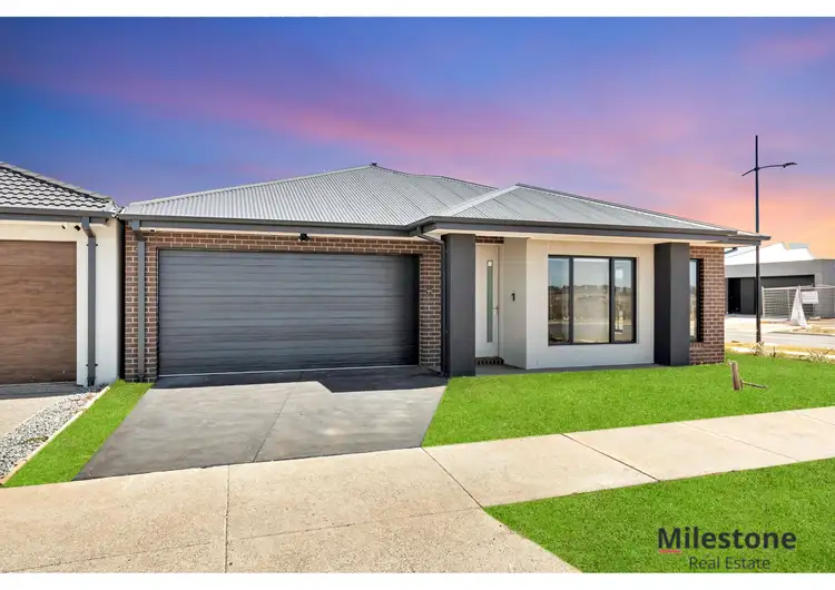 14 Prunus Crescent, Fraser Rise VIC 3336