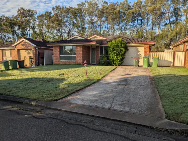 12 Macintyre Street