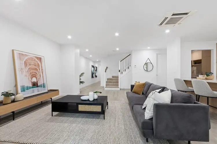 3 Waterview Walk, Caroline Springs VIC 3023