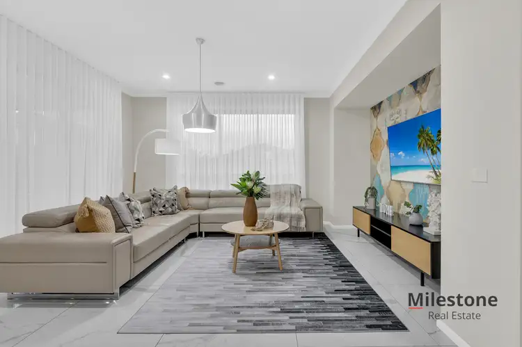Fifth view of Homely house listing, 2 Delegate Circuit, Lyndhurst VIC 3975