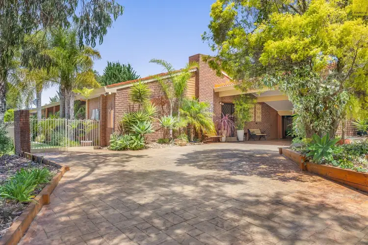 6 Amstel Close, Darley VIC 3340