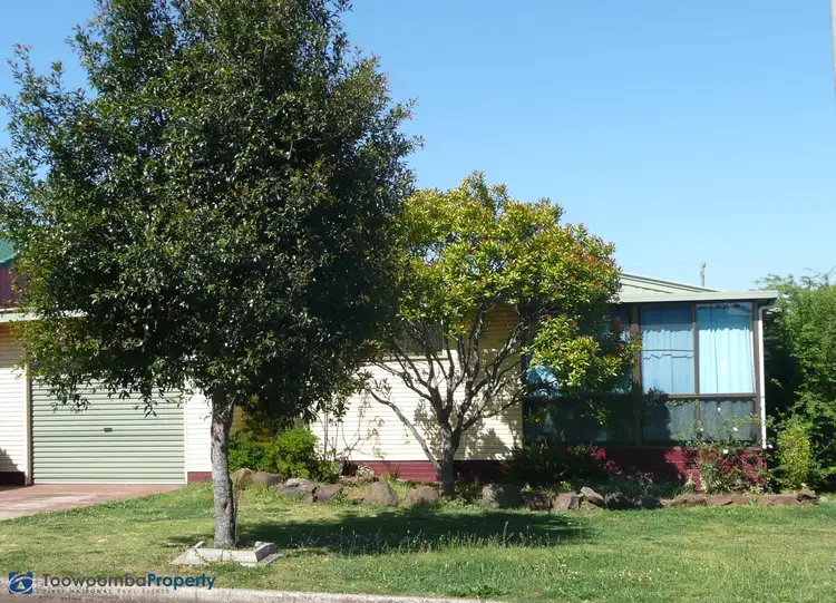 8 Englart Street, Wilsonton QLD 4350