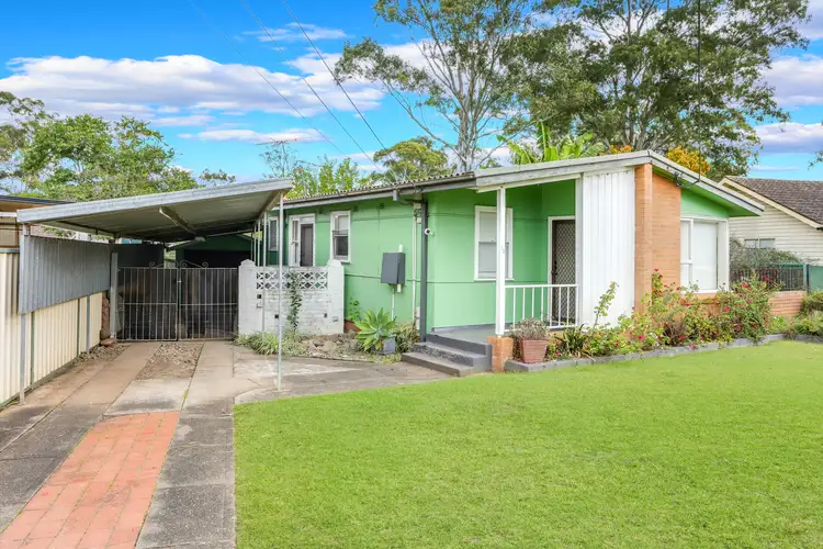 38 Lucena Crescent, Lethbridge Park NSW 2770