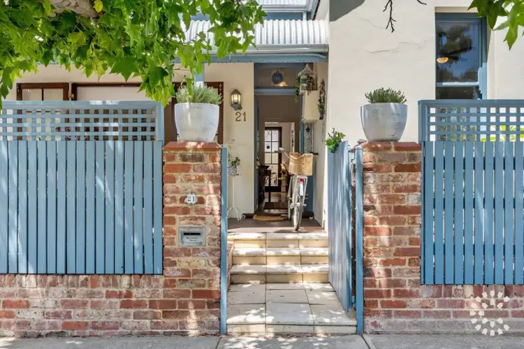 21 Lefroy Road, South Fremantle WA 6162