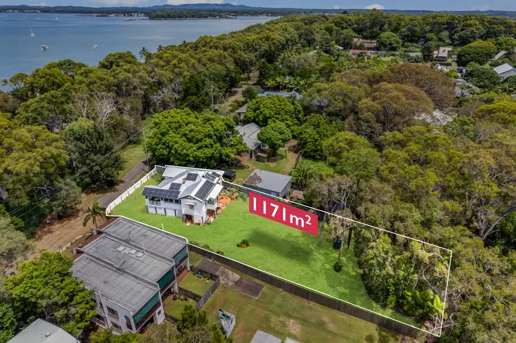 10 Victoria Parade South, Coochiemudlo Island QLD 4184