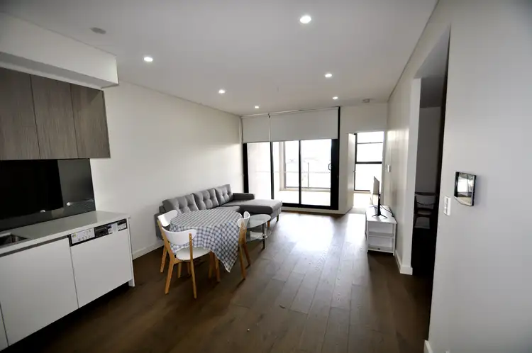 8 Kingsborough Way
