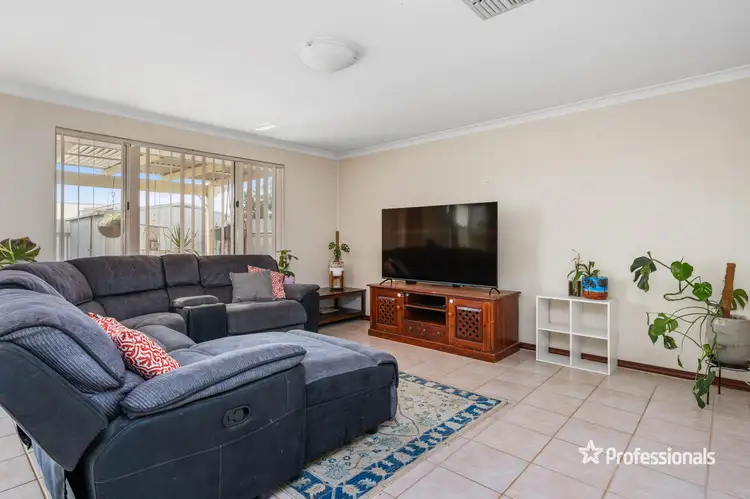 Second view of Homely house listing, 2 Carlyle Court, Boulder WA 6432