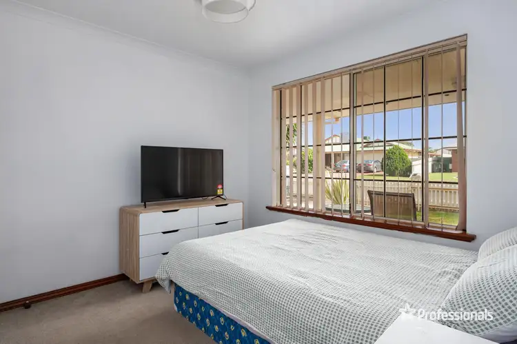 Seventh view of Homely house listing, 2 Carlyle Court, Boulder WA 6432