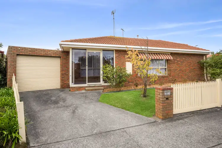 5 Highland Way