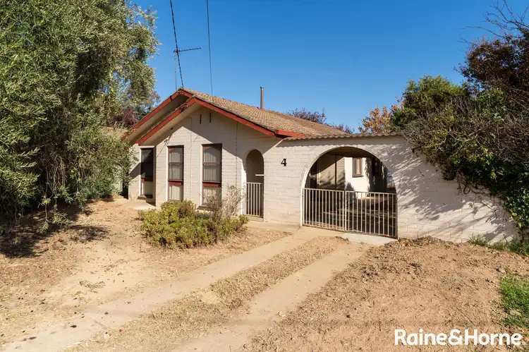 4 Geneva Crescent, Lake Albert NSW 2650