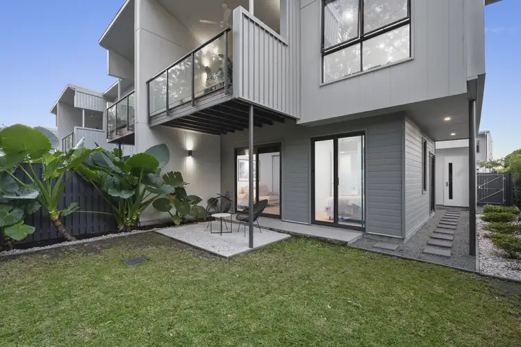 2/15 Foreshore Street, Coomera QLD 4209