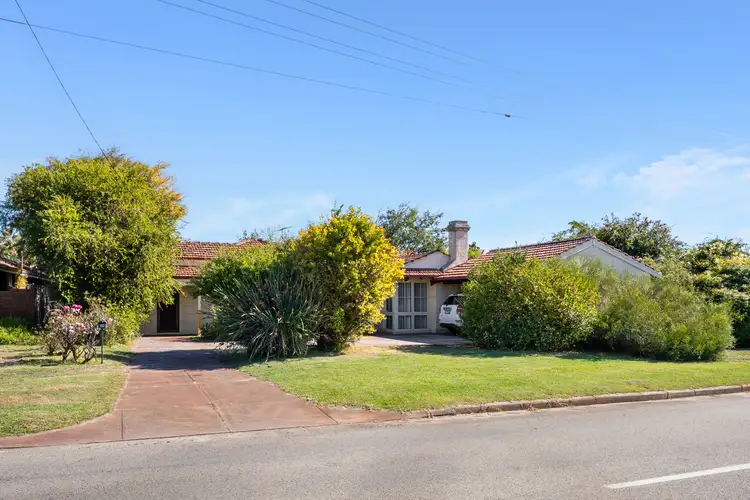 19 Ewing Avenue, Bull Creek WA 6149