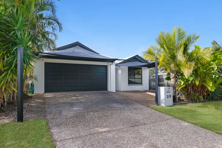 2/9 Coonowrin Street, Pacific Pines QLD 4211