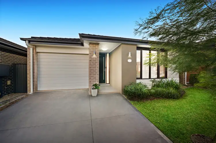 35 Sinclair Parade, Jordan Springs NSW 2747