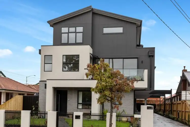 2/5 Leicester Street, Preston VIC 3072