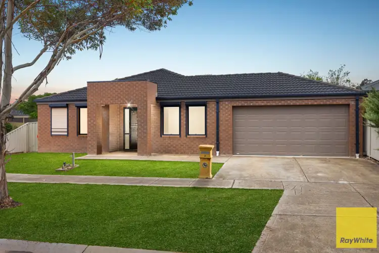 2 Oakmont Court, Truganina VIC 3029