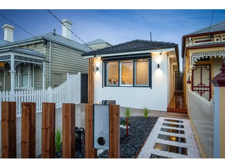8 Dover Road, Williamstown VIC 3016