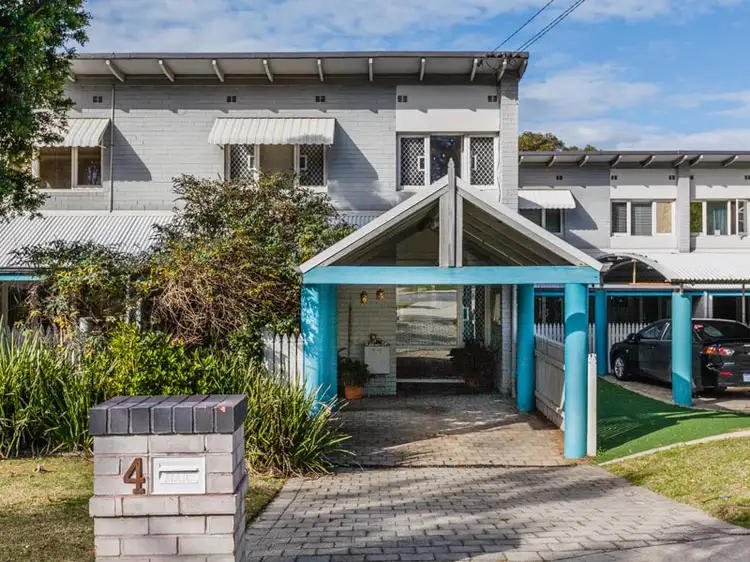 4/2 Elmslie St, Orelia WA 6167