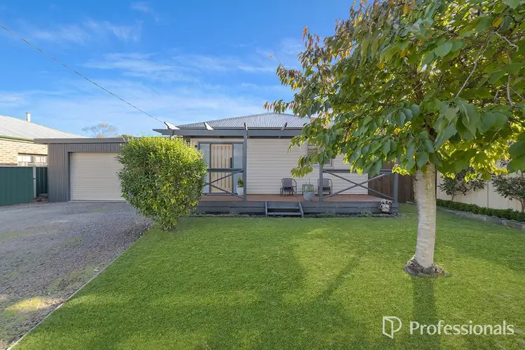 8 Tatlock Street, Hamilton VIC 3300