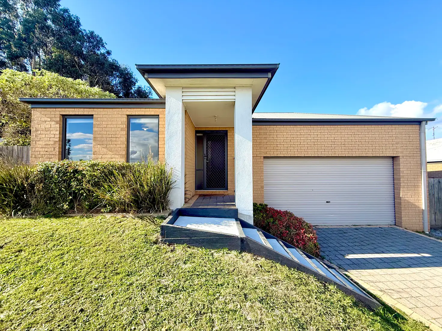 Main view of Homely house listing, 16 Sutherland Way, Drouin VIC 3818