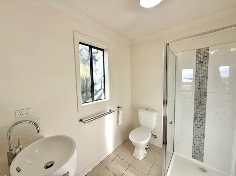 Fourth view of Homely house listing, 16 Sutherland Way, Drouin VIC 3818