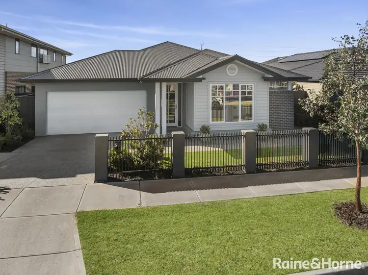 5 President Road, Sunbury VIC 3429