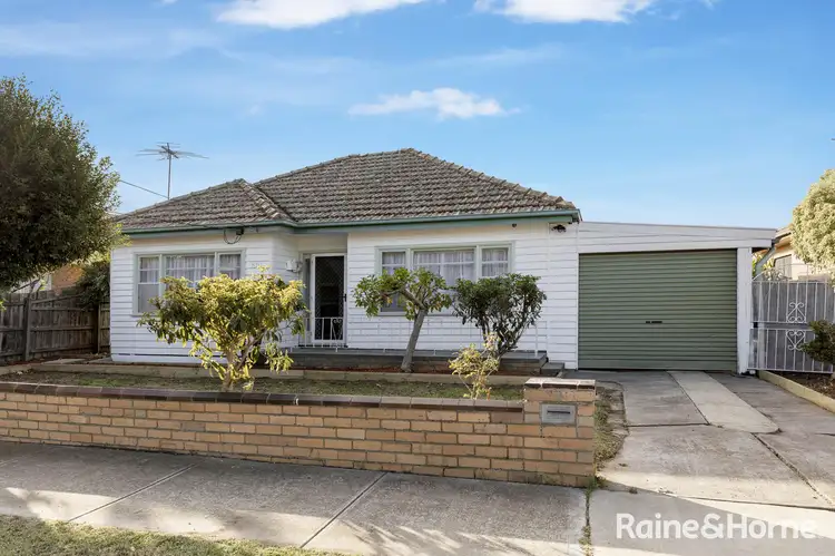 30 James Street, St Albans VIC 3021