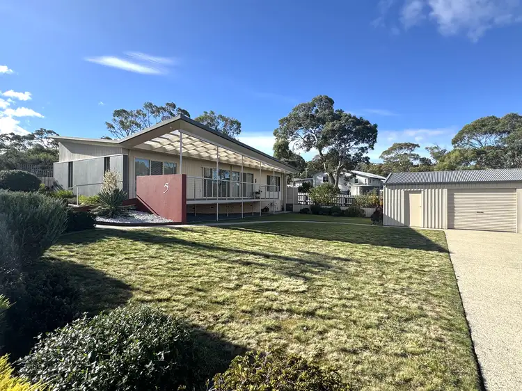 5 Lloyd Street