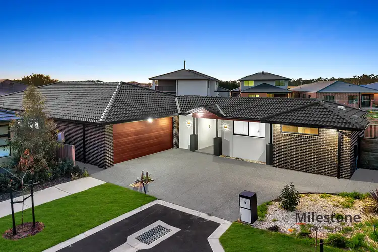 3 Ovens Place, Clyde North VIC 3978