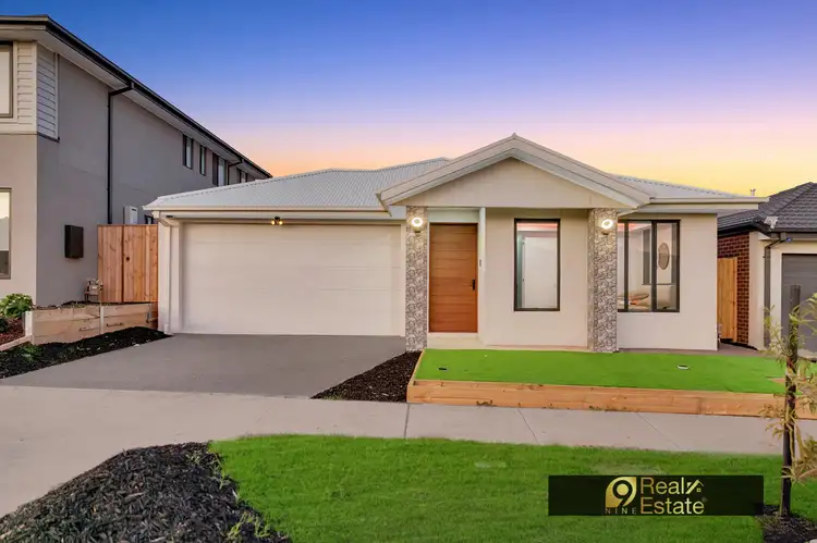 8 CALDERAS ROAD, Deanside VIC 3336