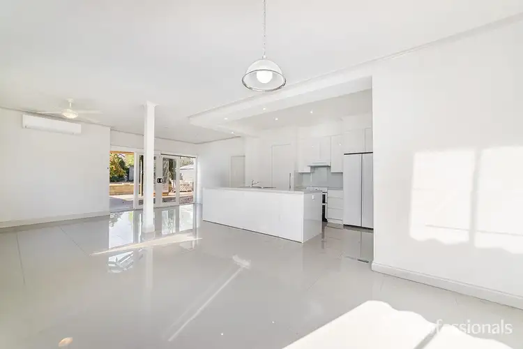 Fourth view of Homely house listing, 10 Carmichael Street, Hamilton VIC 3300