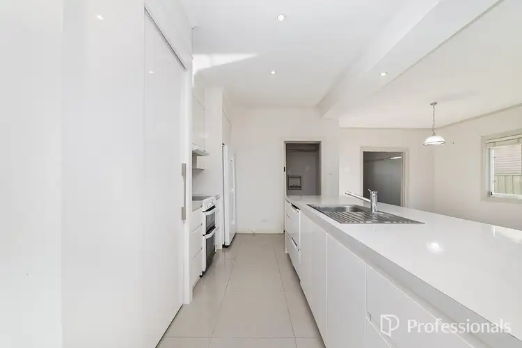 Fifth view of Homely house listing, 10 Carmichael Street, Hamilton VIC 3300