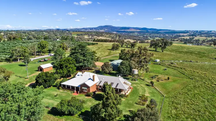 1549 The Escort Way, Orange NSW 2800