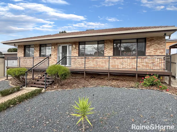27 Candlebark Road, Karabar NSW 2620