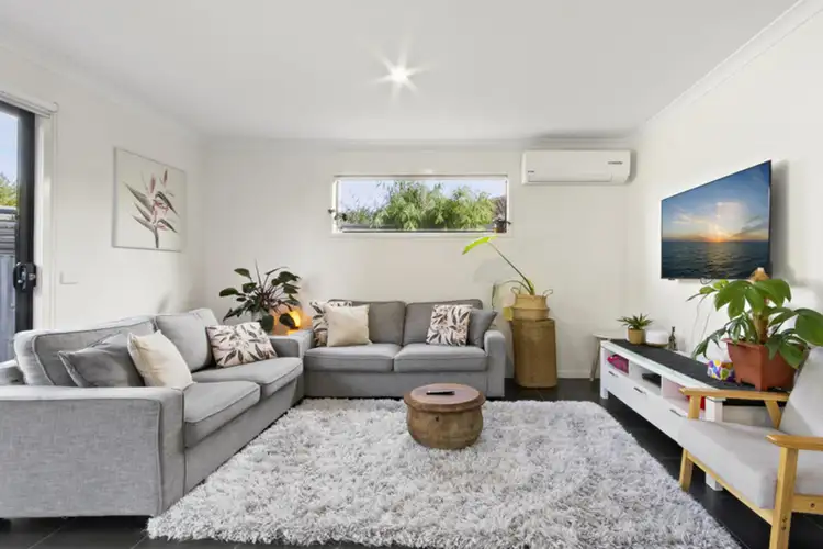 20a Jefferson Avenue, Lakes Entrance VIC 3909