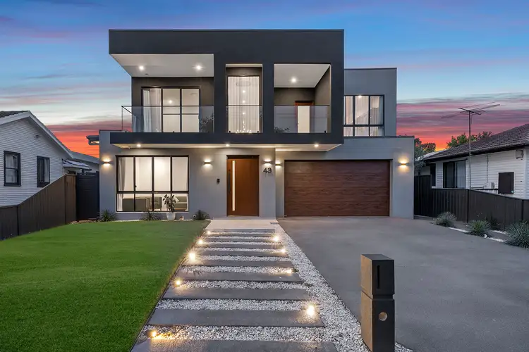 43 Hillview Parade, Lurnea NSW 2170