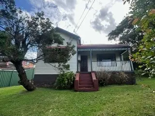 100 Parkes Street, Helensburgh NSW 2508