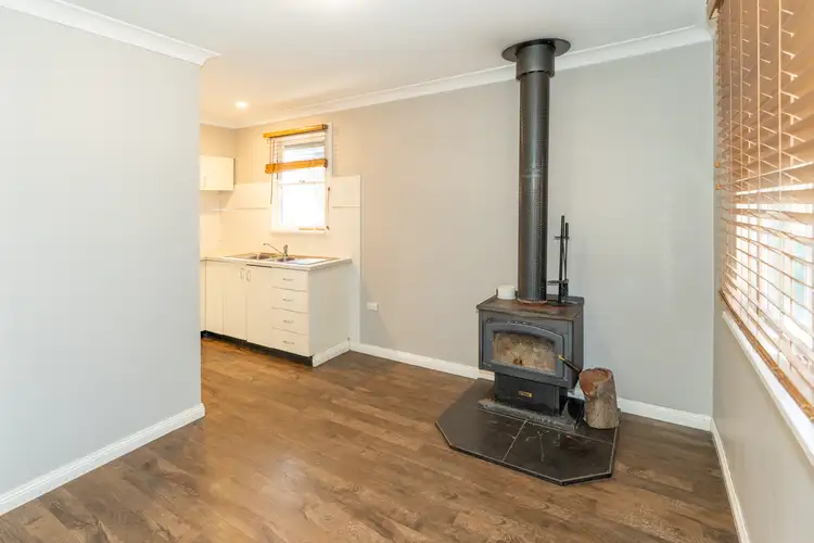 2 Hunter Street, Mount Austin NSW 2650