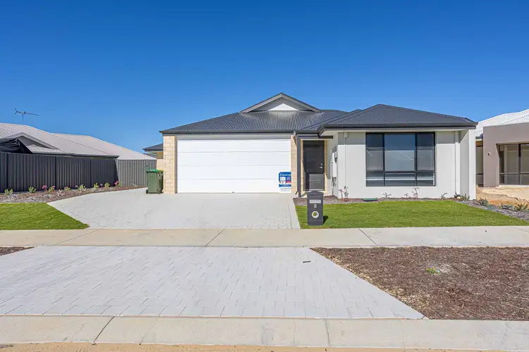 8 Hue Road, Eglinton WA 6034
